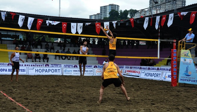 turkiye-voleybol-federasyonu-(tvf)-pro-beach-tourda-2019-sezonu,-artvinin-hopa-ilcesinde-basladi.--(1).jpg