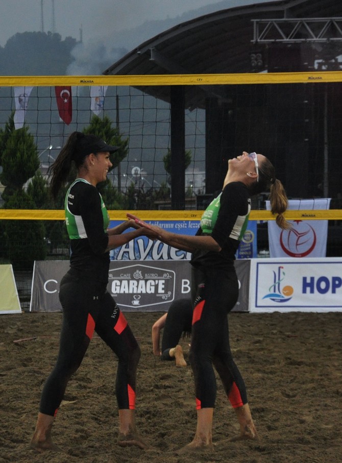 turkiye-voleybol-federasyonu-(tvf)-pro-beach-tourda-2019-sezonu,-artvinin-hopa-ilcesinde-basladi.--(2).jpg