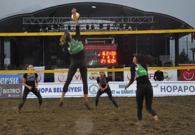 turkiye-voleybol-federasyonu-(tvf)-pro-beach-tourda-2019-sezonu,-artvinin-hopa-ilcesinde-basladi.--(3).jpg
