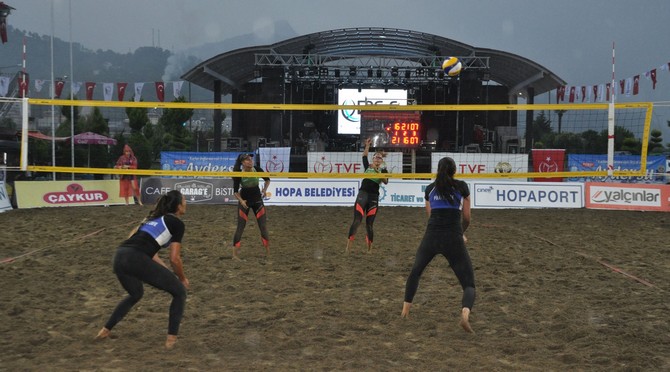 turkiye-voleybol-federasyonu-(tvf)-pro-beach-tourda-2019-sezonu,-artvinin-hopa-ilcesinde-basladi.--(4).jpg