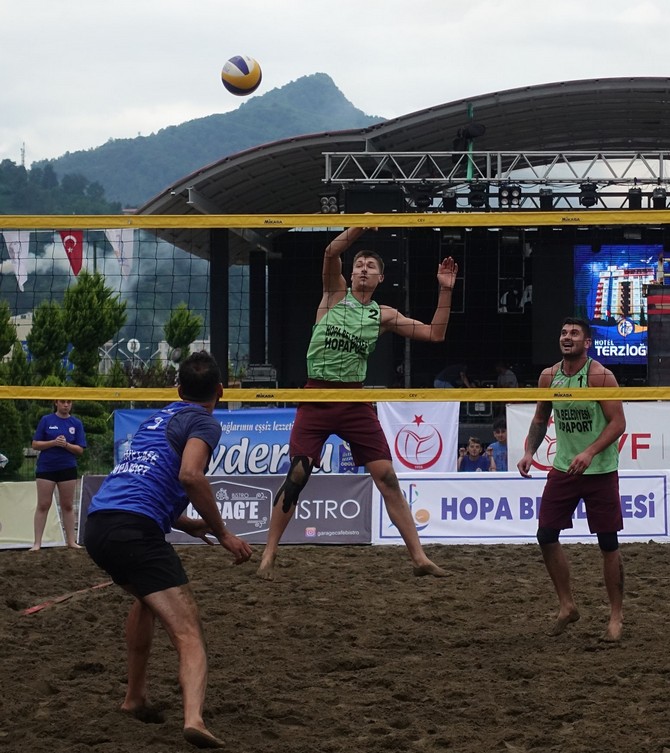 turkiye-voleybol-federasyonu-(tvf)-pro-beach-tourda-2019-sezonu,-artvinin-hopa-ilcesinde-basladi.--(6).jpg