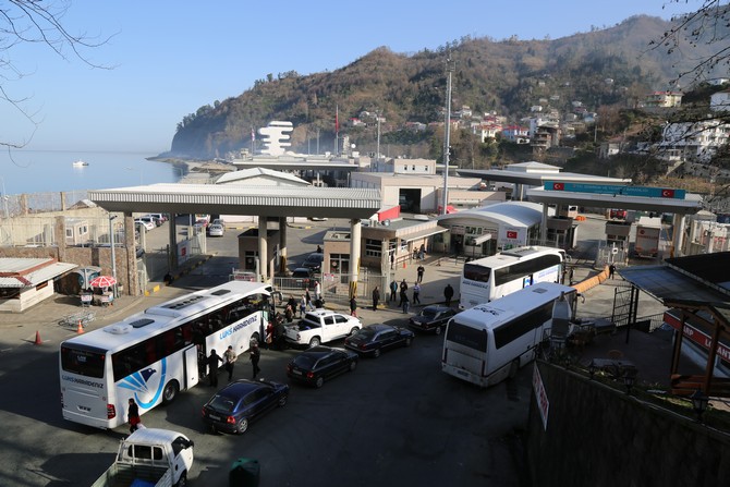 turkiyeye-11-tir-kacak-ceviz-ve-fistik-getirildi-(11).jpg