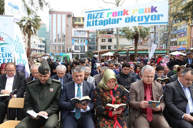 tuzcuoglu-memisaga-parkinda-kitap-okuma-etkinligi-duzenlendi-(1).jpg