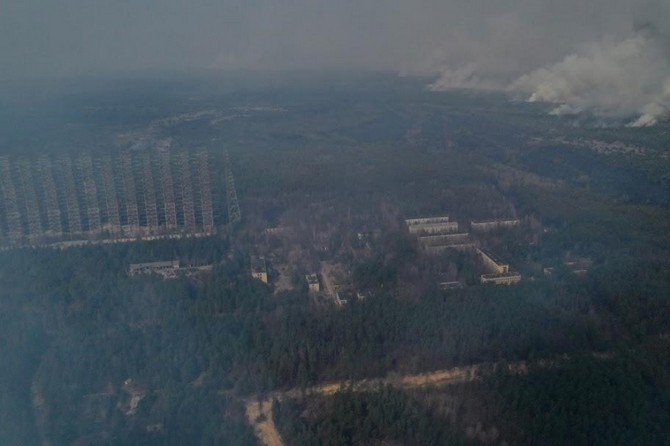ukrayna’nin-cernobil-bolgesindeki-kirsal-ormanlik-alanda-cikan-ve-10-gundur-devam-eden-yanginin-kontrol-altina-alindigi-bildirildi-(3).jpg