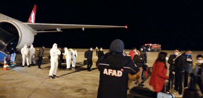 ukraynadan-getirilen-142-turk-vatandasi-rizede-yurda-yerlestirildi-(2)-001.jpg