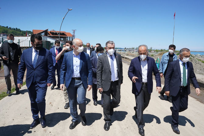 ulastirma-ve-altyapi-bakani-adil-karaismailoglu,-rizede-yapimlari-devam-eden-projeleri-inceledi.-(2).jpg