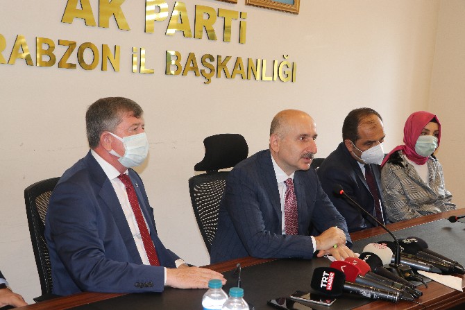 ulastirma-ve-altyapi-bakani-adil-karaismailoglu-ak-parti-trabzon-il-baskanligini-ziyaret-etti.--(1).jpg