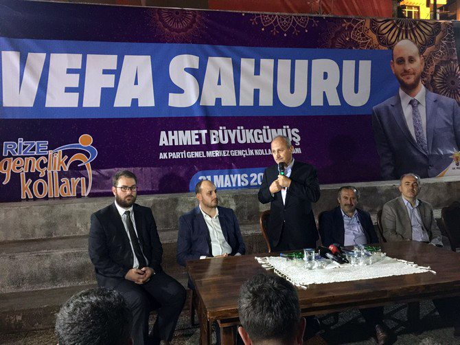 ulastirma-ve-altyapi-bakani-mehmet-cahit-turhan,-ak-parti-rize-genclik-kollarinin-duzenledigi-vefa-sahuru-programina-katildi-(11).jpg