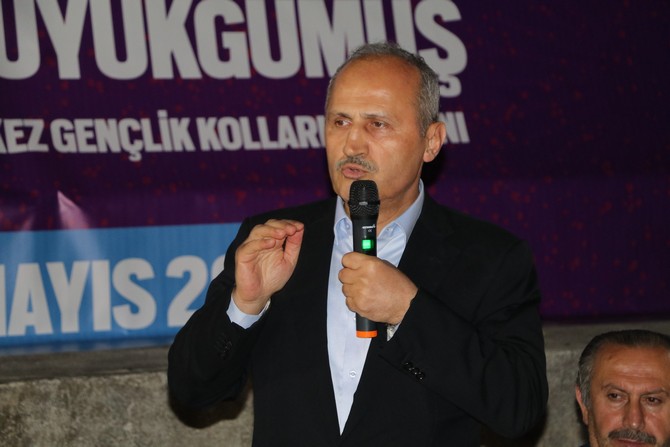 ulastirma-ve-altyapi-bakani-mehmet-cahit-turhan,-ak-parti-rize-genclik-kollarinin-duzenledigi-vefa-sahuru-programina-katildi-(4).jpg