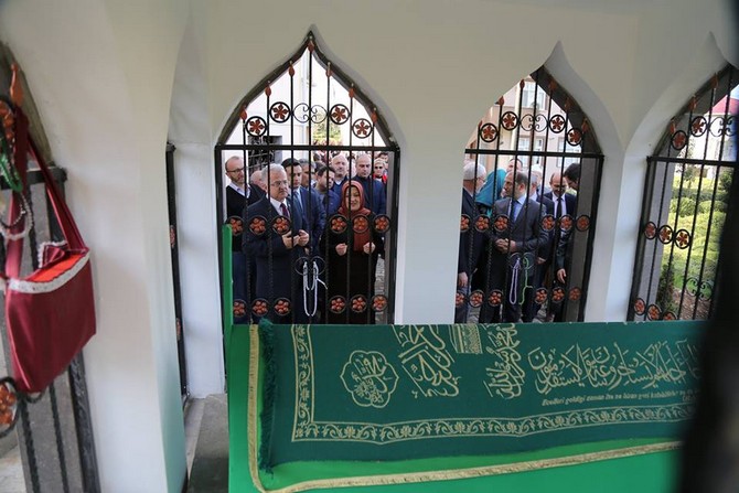 ulu-veli-abdurrahman-hazretleri-turbesi”nin-restorasyon-calismasi-tamamlandi-(6).jpg