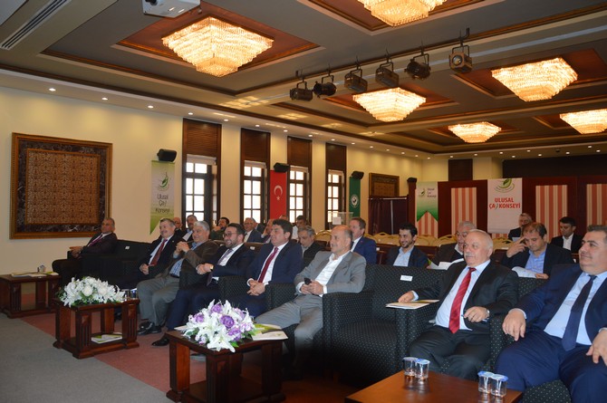ulusal-cay-konseyi-(uck)-11.-olagan-genel-kurul’u-rize-ticaret-borsasi-(rtb)-konferans-salonu’nda-yapildi-(3).jpg