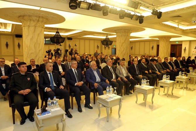 uluslararasi-karadeniz-kultur-turizm-ve-medya-surasi-rizede-gerceklestirildi-(1).jpg