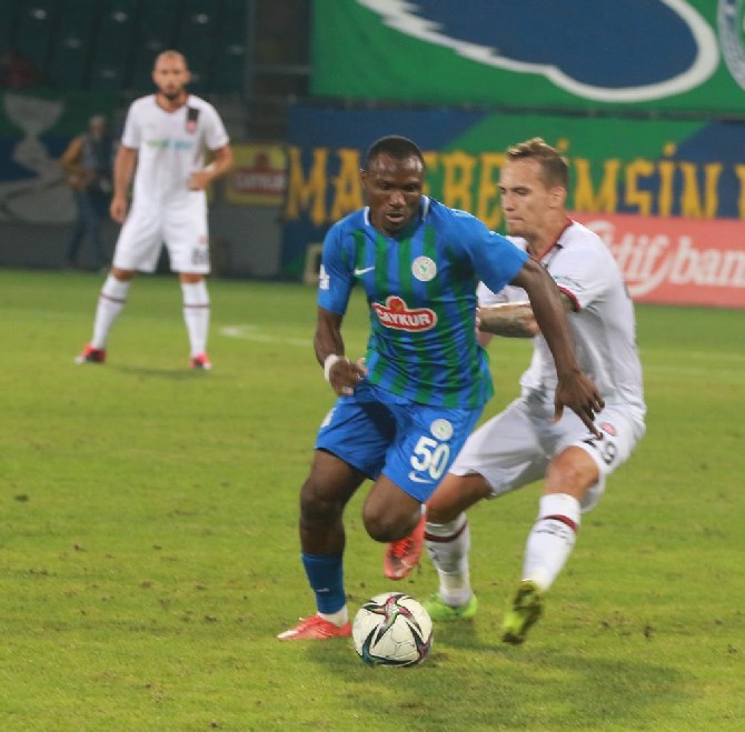 umar-aminu-caykur-rizespor-vavacars-fatih-karagumruk-14.jpg