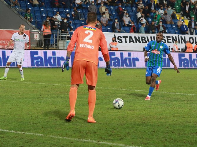 umar-aminu-caykur-rizespor-vavacars-fatih-karagumruk-15.jpg