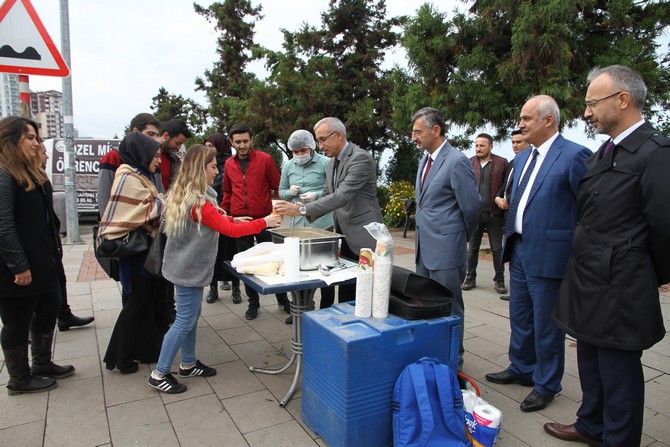 uniak’tan-rteulu-ogrencilere-corba-ikrami-(2).jpg