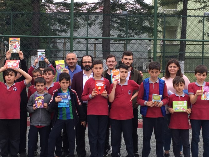 universite-ogrencilerinden-okullara-kitap-destegi-(4).jpg