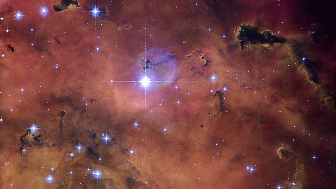 uzayda-kuru-kafa-bicimli-yildiz-nebulasi-fotograflandi..jpg