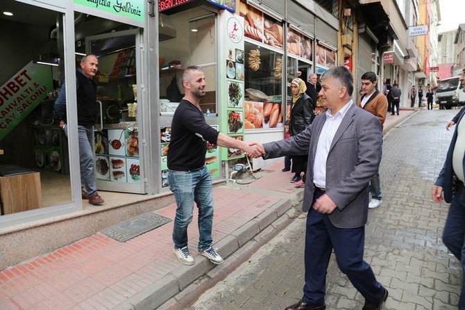 vali,-baskan-ve-emniyet-muduru-esnaf-ziyaretinde-(12).jpg
