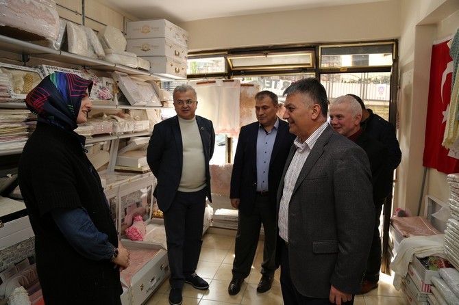 vali,-baskan-ve-emniyet-muduru-esnaf-ziyaretinde-(4).jpg