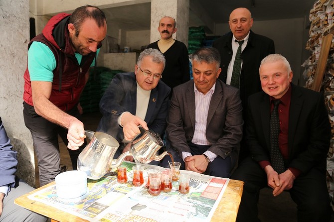 vali,-baskan-ve-emniyet-muduru-esnaf-ziyaretinde-(5).jpg
