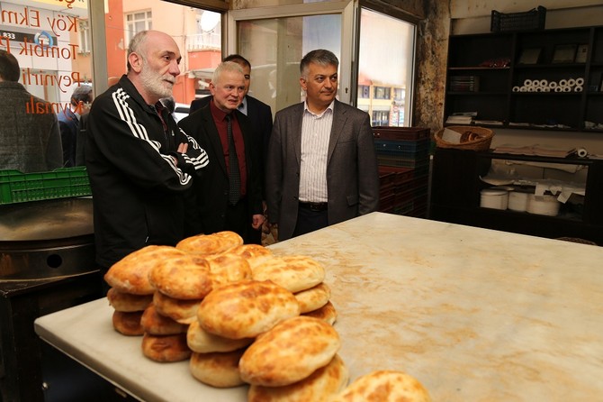 vali,-baskan-ve-emniyet-muduru-esnaf-ziyaretinde-(8).jpg