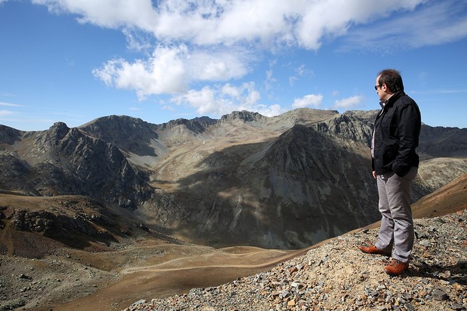 vali-ali-hamza-pehlivan,-bayburt’un-tasburun-ve-yoncali-koyleri-ile-rize’nin-anzer-yaylasi-baglanti-yollarinda-incelemelerde-bulundu.--(3).jpg