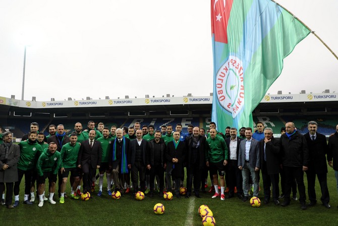 vali-ceber-150-kisiyle-caykur-rizespor-anrenmaninda-(4)-001.jpg