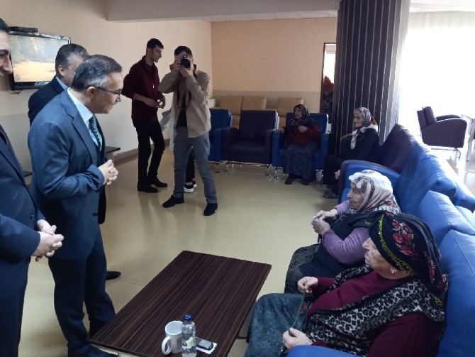 vali-ceberden-findikli-huzurevi-yasli-bakim-ve-rehabilitasyon-merkezine-ziyaret-(1).jpg