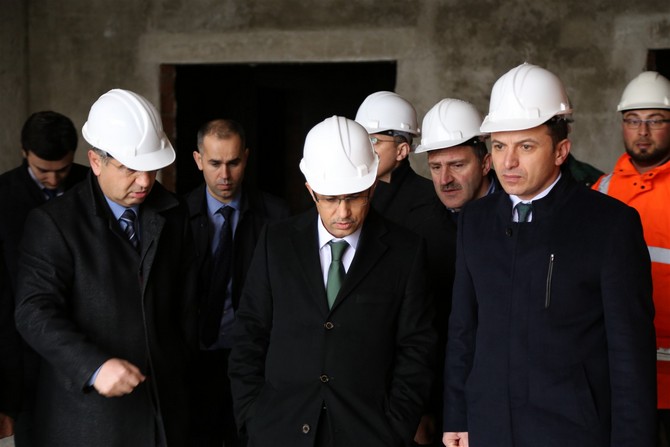 vali-kemal-ceber,-rize’de-devam-etmekte-olan-yatirimlari-yerinde-inceledi-(3).jpg