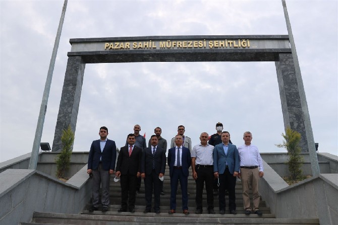 vali-kemal-ceber-pazar-sahil-mufrezesi-sehitligini-ziyaret-ederek-incelemelerde-bulundu-2.jpg