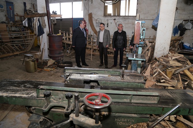vali-kemal-ceber-rize-kucuk-deniz-tasitlari-imalati-sanayi-sitesi-projesini-yerinde-inceledi-(3).jpg