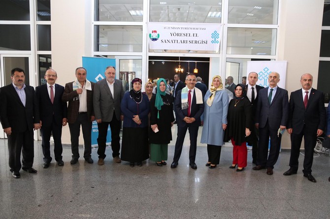 vali-kemal-yoresel-el-sanatlari-sergisinin-acilisini-yapti-(1).jpg