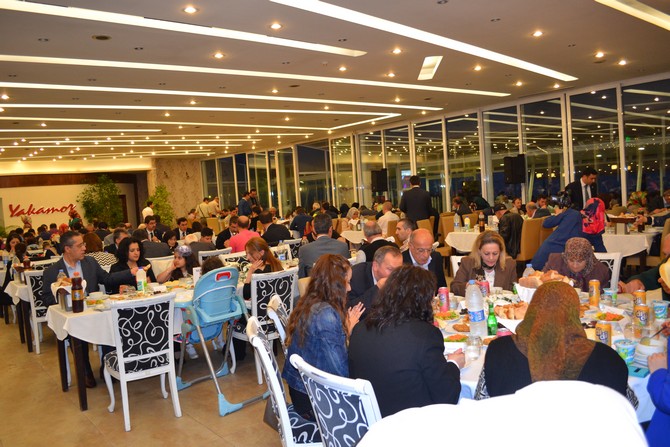 vali-yazici,-sehit-ve-gazi-yakinlari-ile-iftarda-bulustu-(7).jpg