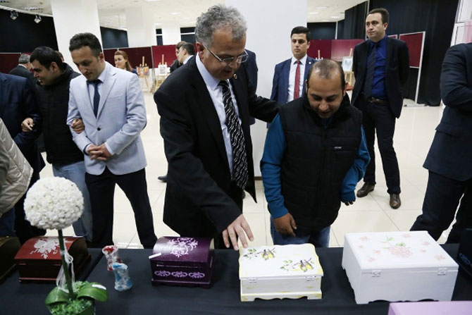 vali-yazici-ile-baskan-kasapi-sasirtan-sergi-2.jpg vali-yazici-ile-baskan-kasapi-sasirtan-sergi-2.jpg