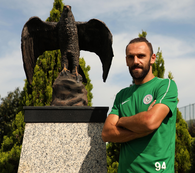 vedat-muric-caykur-rizesporlu-futbolcu.jpg
