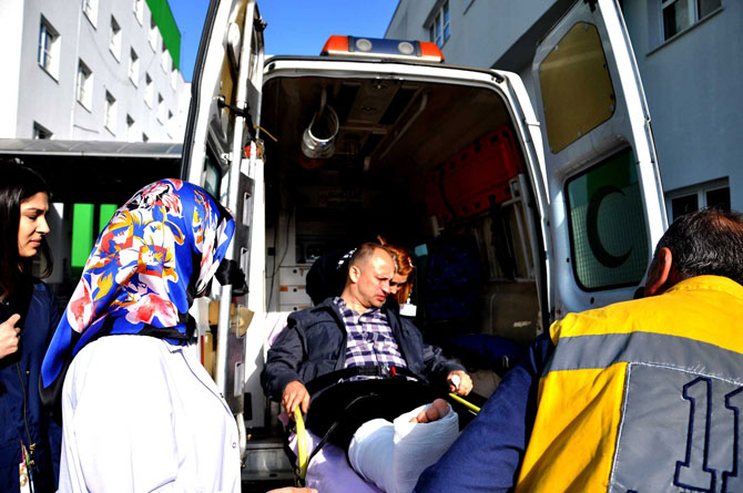 veliden-mudure-olduresiye-dayak!1.jpg veliden-mudure-olduresiye-dayak!1.jpg