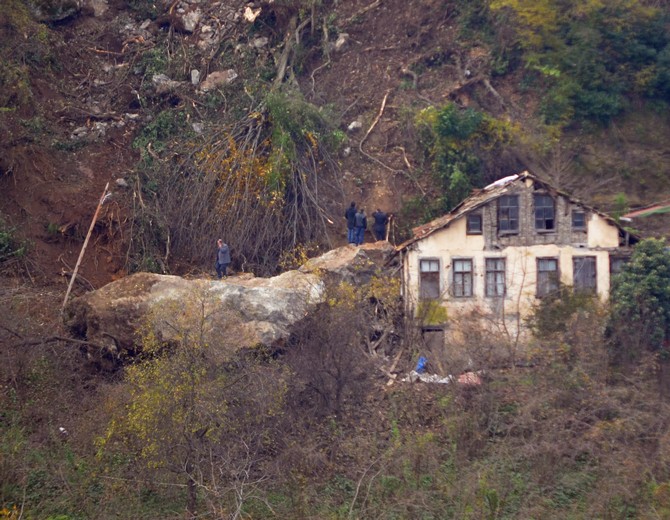 yamactan-kopan-dev-kayalar-faciaya-neden-oluyordu-(2).jpg