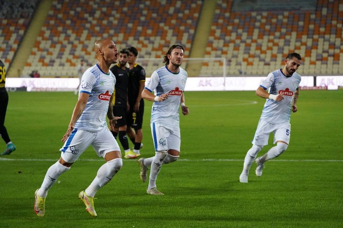 yeni-malatyaspor-caykur-rizespor-1.jpg