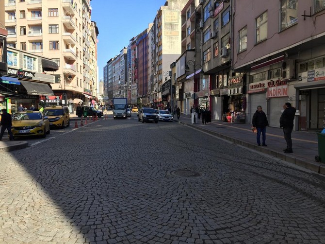 yeni-tip-koronavirus-(kovid-19)-tedbirleri-kapsaminda-evde-kal-rize-cagrisina-rize’de-bugun-buyuk-oranda-uyuldugu-gozlendi-(7).jpg