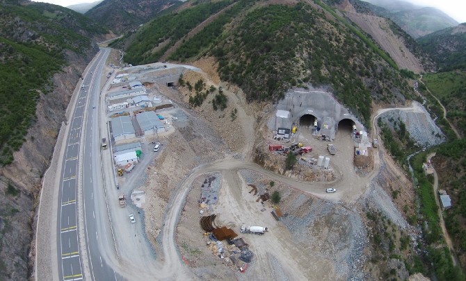 yeni-zigana-tuneli’nde-kazi-orani-yuzde-61,5,-kaplama-betonu-imalati-orani-yuzde-35-seviyesine-ulasti-(1).jpg