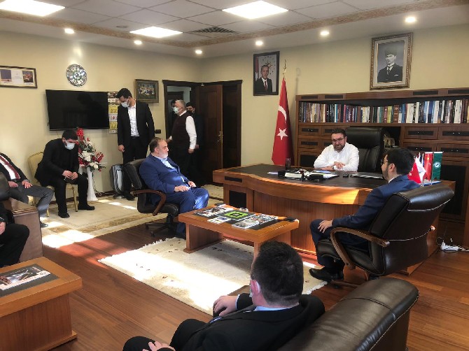 yeniden-refah-partisi-genel-baskan-yardimcisi-dr.-fatih-oztek,-partisinin-ekonomi-politikalari-kapsaminda-rize’de-bir-dizi-ziyaret-ve-temaslarda-bulundu.--(2).jpg