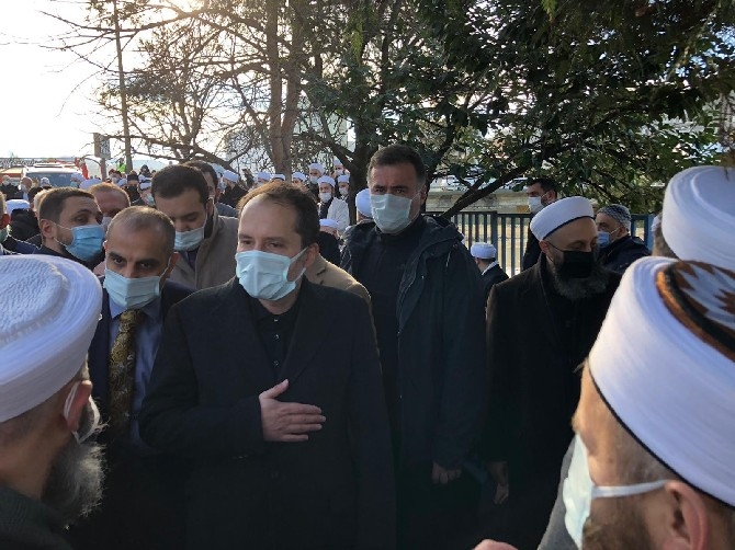 yeniden-refah-partisi-genel-baskani-fatih-erbakan-rizede-resul-bolukbas-hocaefendinin-cenazesinde.jpg