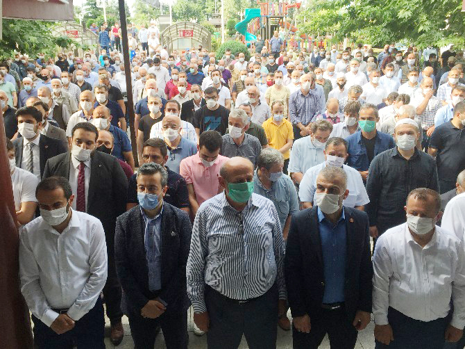 yeniden-refah-partisi-rize-il-baskani-mehmet-akif-zerdeci’nin-babasi,-hasan-basri-zerdecinin-cenazesi-(12).jpg