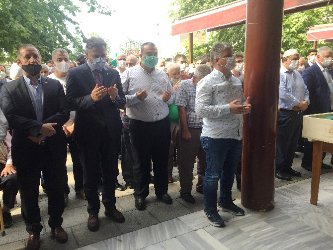 yeniden-refah-partisi-rize-il-baskani-mehmet-akif-zerdeci’nin-babasi,-hasan-basri-zerdecinin-cenazesi-(17).jpg