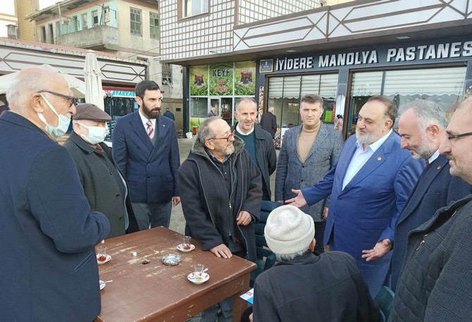yeniden-refah-partisi-rize-il-baskani-mehmet-akif-zerdeci-beraberinde-il-yonetim-kurulu-uyeleri-ile-birlikte-iyiderede-esnaf-ziyaretinde-bulundu-3.jpg