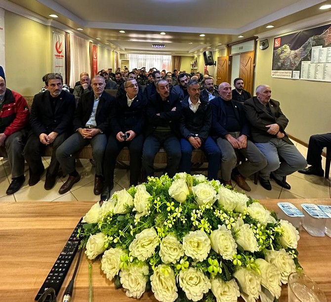 yeniden-refah-partisi-rize-il-baskanligi-aylik-il-divan-programini-il-binasinda-gerceklestirdi.jpg