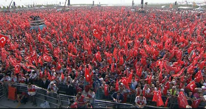 yenikapi-turk-bayraklariyla-donatildi-1.jpg yenikapi-turk-bayraklariyla-donatildi-1.jpg