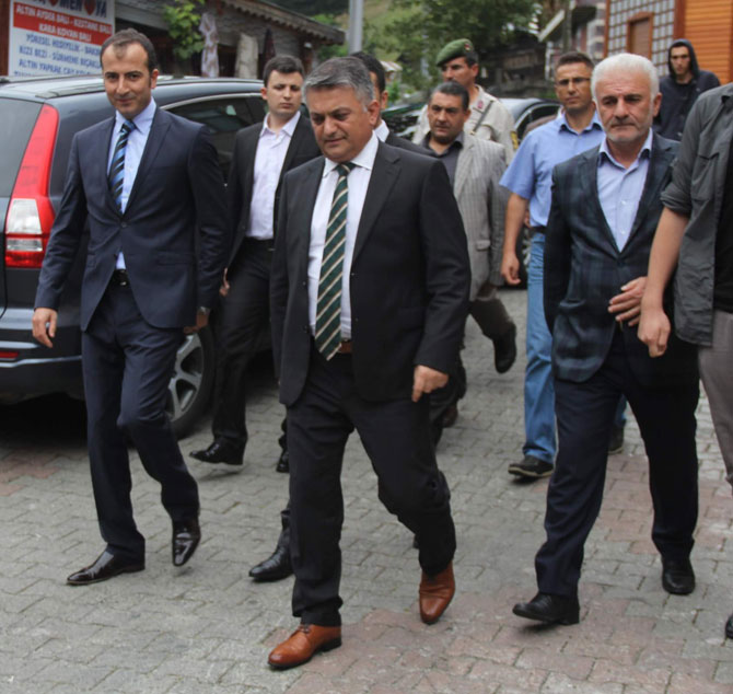 yesil-yol-bilgilendirme-toplantisinda-gerginlik2.jpg yesil-yol-bilgilendirme-toplantisinda-gerginlik2.jpg