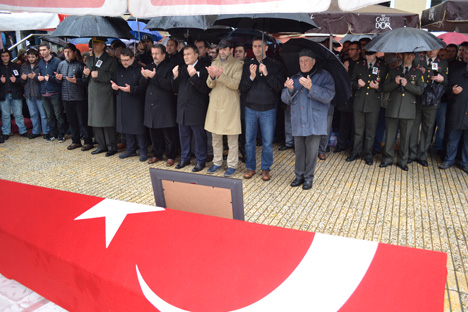 yildirim-karaduman-cenaze-toreni-3.jpg yildirim-karaduman-cenaze-toreni-3.jpg