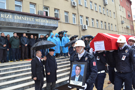 yildirim-karaduman-cenaze-toreni-34.jpg yildirim-karaduman-cenaze-toreni-34.jpg